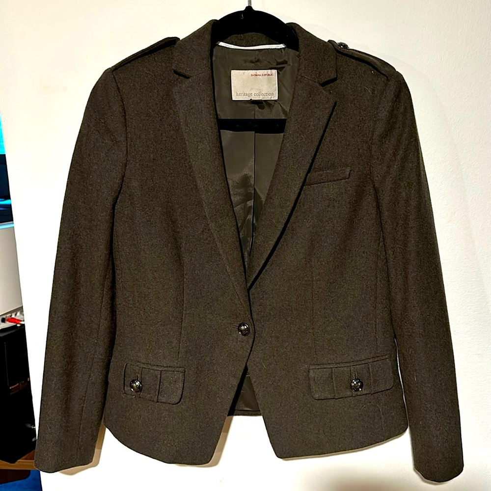 Banana Republic heritage collection, size 4 olive green blazer